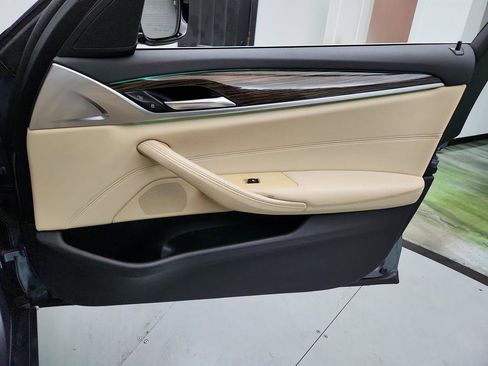 Used 2019 BMW 530i w/ Convenience Package image 28