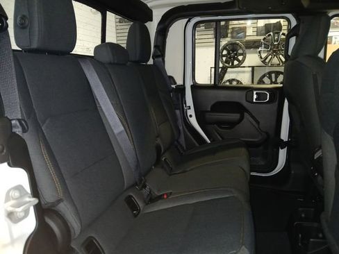 New 2026 Jeep Gladiator Sport AWD/4WD image 16