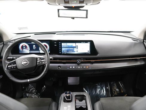 Used 2024 Nissan Ariya AWD image 13