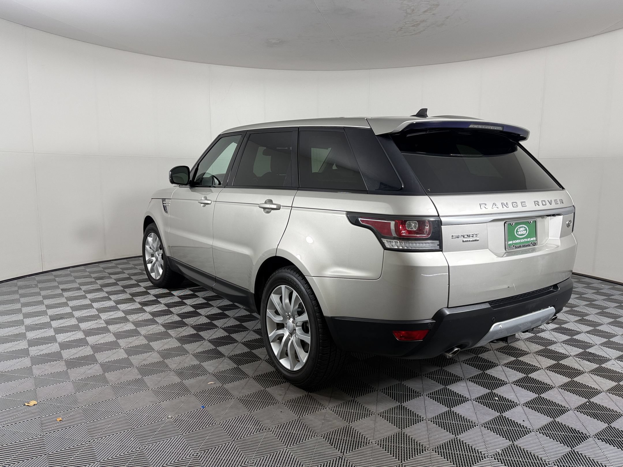 Used 2016 Land Rover Range Rover Sport HSE AWD/4WD image 3