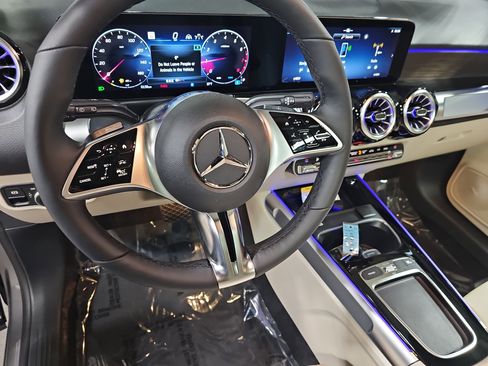 New 2026 Mercedes-Benz GLB 250 image 17