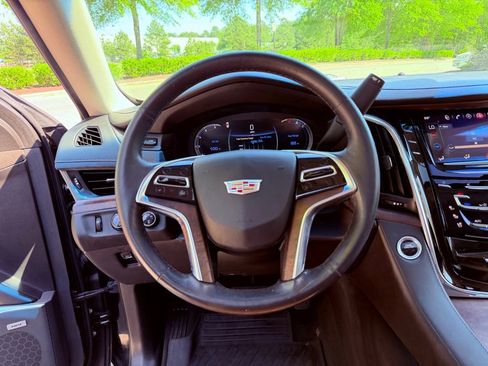 Used 2016 Cadillac Escalade Premium AWD/4WD image 22