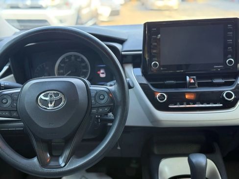 Used 2022 Toyota Corolla LE image 17