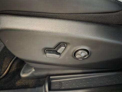 New 2027 Chrysler Pacifica Limited w/ S Appearance Package FWD image 4