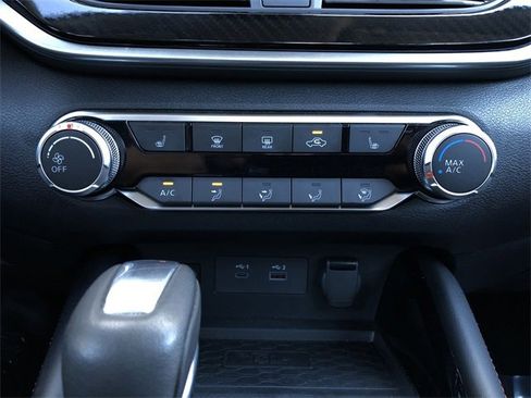 Used 2023 Nissan Altima 2.5 SR w/ SR Premium Package image 19