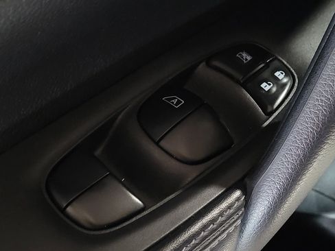 Used 2022 Nissan Rogue Sport SV w/ Technology Package FWD image 27