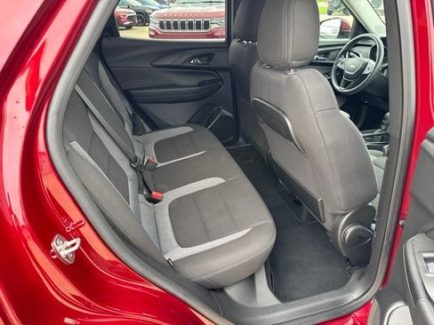 Used 2023 Chevrolet TrailBlazer LT FWD image 24