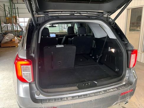 Used 2021 Ford Explorer XLT w/ Equipment Group 202A image 36