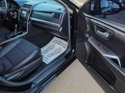 Used 2017 Toyota Camry SE FWD image 16