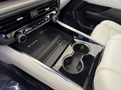 Used 2026 Chevrolet Tahoe Premier image 25