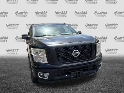 Used 2017 Nissan Titan S image 5