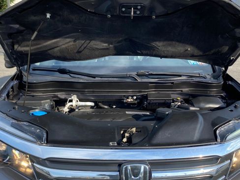 Used 2017 Honda Pilot EX-L image 2