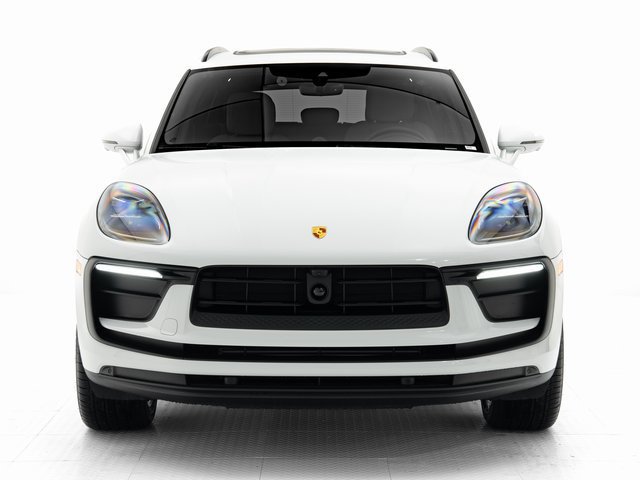 Certified 2026 Porsche Macan AWD/4WD image 31