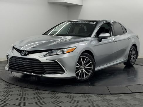 Used 2024 Toyota Camry XLE w/ Navigation Package FWD image 3