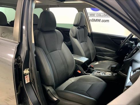 Used 2020 Subaru Forester Premium image 9
