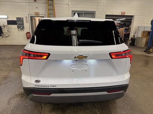 Used 2026 Chevrolet Equinox LT w/ LPO, Floor Liner Package AWD/4WD image 5