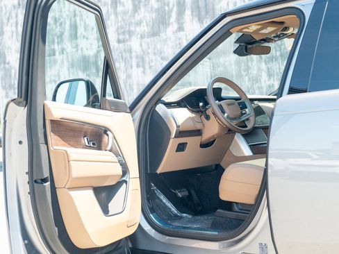 New 2026 Land Rover Range Rover Long Wheelbase SE AWD/4WD image 10