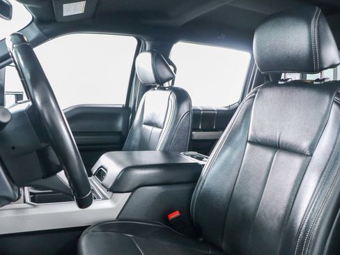 Used 2022 Ford F250 Lariat w/ Black Appearance Package image 25