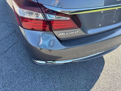 Used 2017 Honda Accord LX image 5