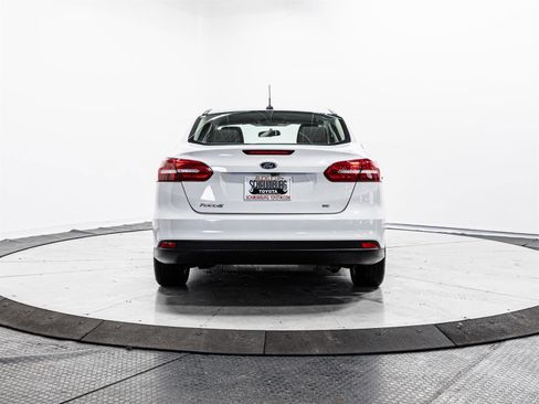 Used 2018 Ford Focus SE w/ Cold Weather Package image 8