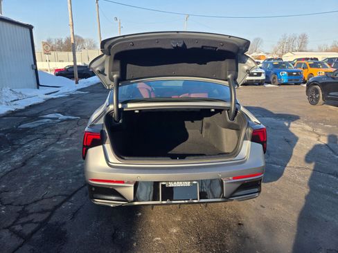 Used 2025 Kia K5 GT-Line w/ GT-Line Premium Package image 10