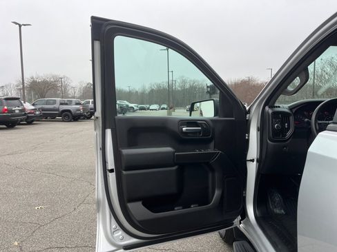 Used 2020 Chevrolet Silverado 1500 Custom w/ Custom Value Package image 33