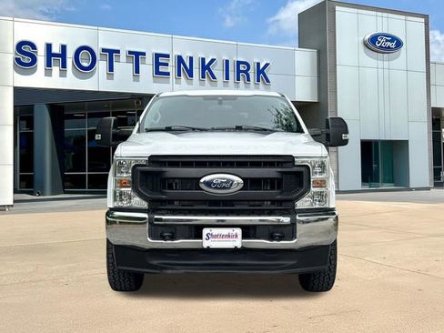 Used 2022 Ford F250 4x4 Crew Cab Super Duty image 2