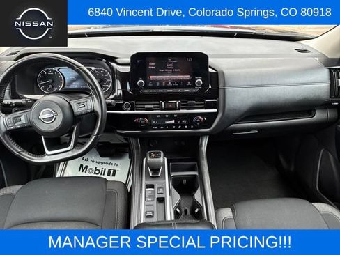 Used 2024 Nissan Pathfinder SV FWD image 15