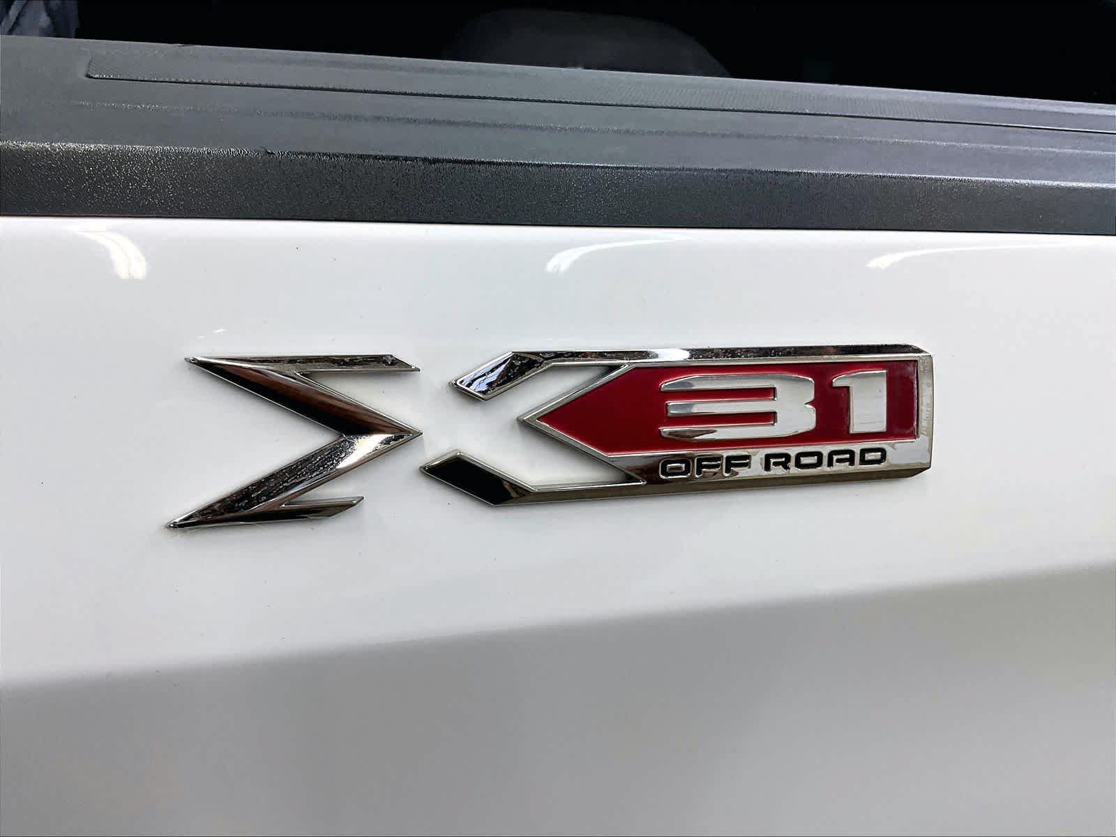 Used 2019 GMC Sierra 1500 SLT w/ SLT Premium Plus Package AWD/4WD image 10