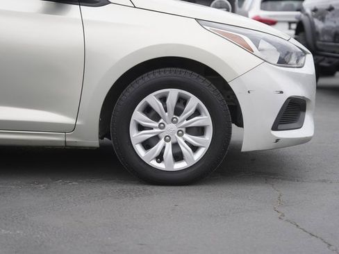 Used 2018 Hyundai Accent SE image 4