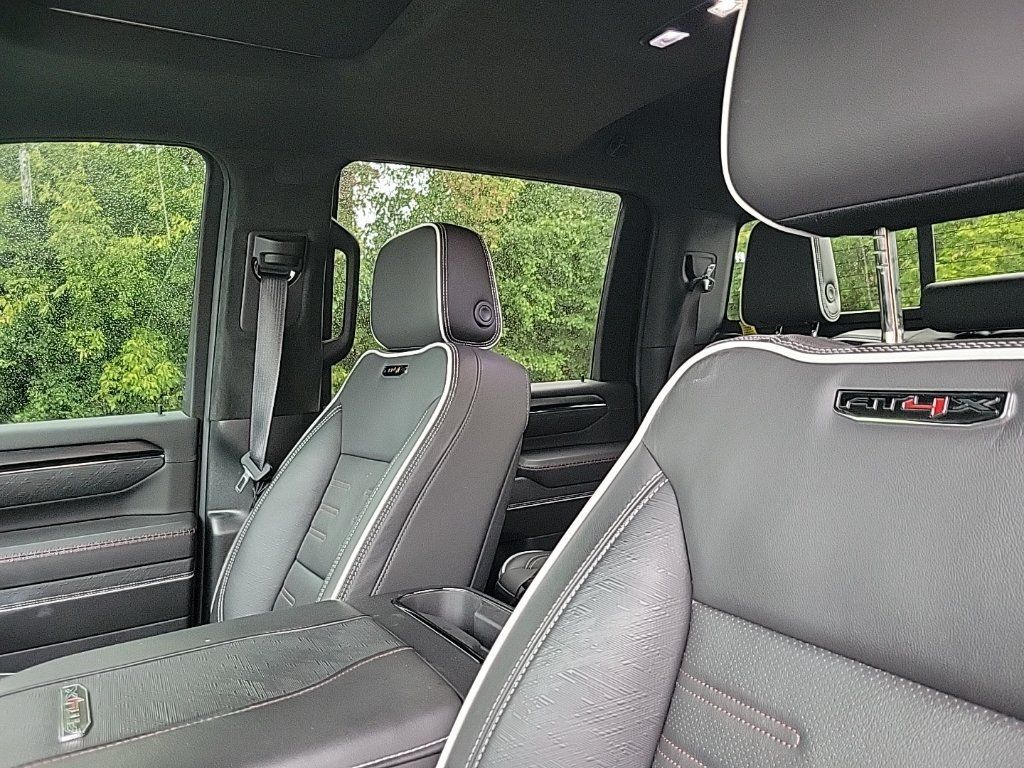 Used 2024 GMC Sierra 2500 AT4X AWD/4WD image 39