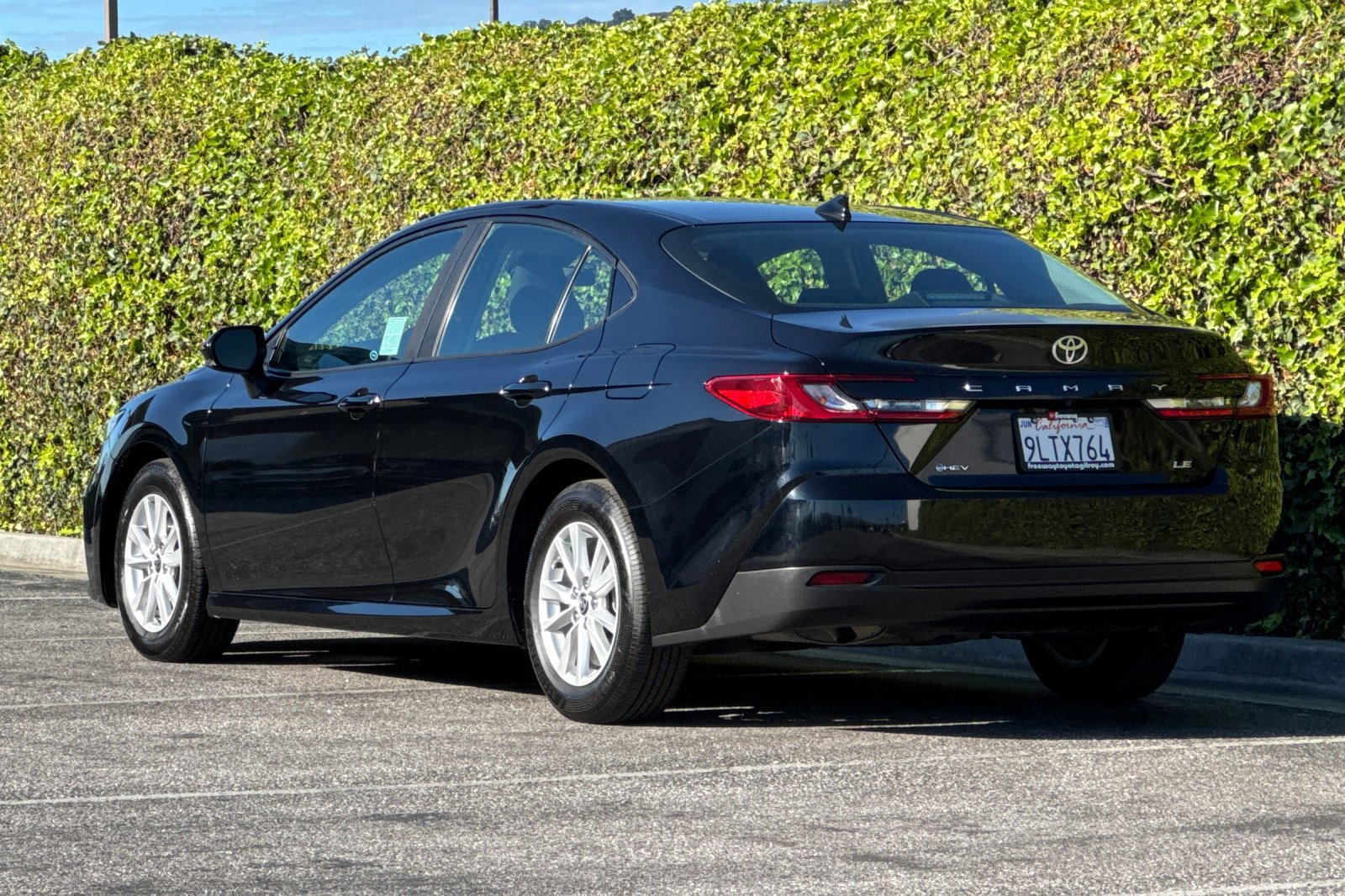 Used 2025 Toyota Camry LE FWD image 6