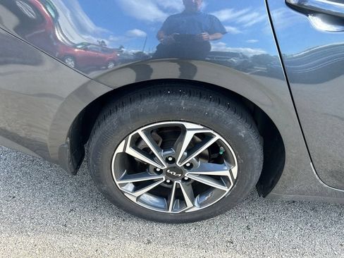 Certified 2023 Kia Forte LXS w/ LXS Technology Package FWD image 7