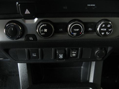 Used 2019 Toyota Tacoma SR5 image 16