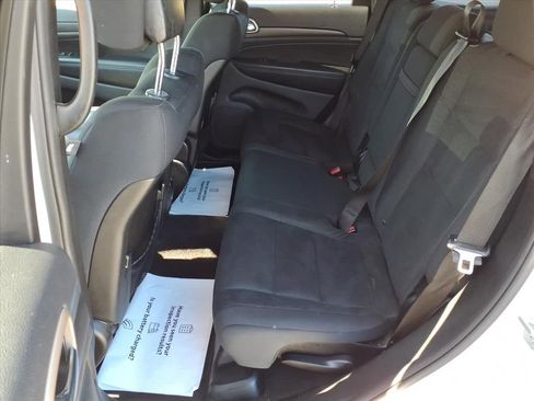 Used 2016 Jeep Grand Cherokee Laredo w/ Quick Order Package 23E image 10