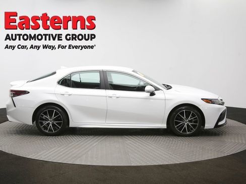 Used 2024 Toyota Camry SE image 44