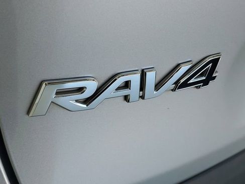 Used 2020 Toyota RAV4 LE w/ All Weather Liner Package AWD/4WD image 8