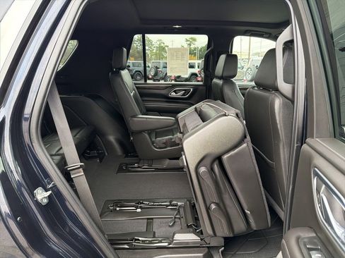 Used 2021 Chevrolet Tahoe LT w/ LT Signature Package RWD image 19