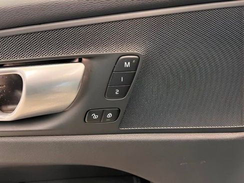 Used 2024 Volvo XC60 B5 Plus image 15