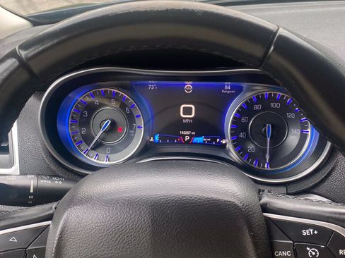 Used 2016 Chrysler 300 Limited RWD image 25