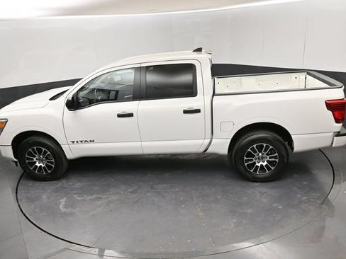 Used 2024 Nissan Titan SV AWD/4WD image 21