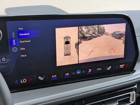 New 2025 Chevrolet Traverse LT w/ Driver Confidence Package image 17