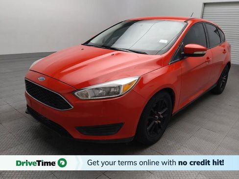 Used 2017 Ford Focus SE FWD image 1