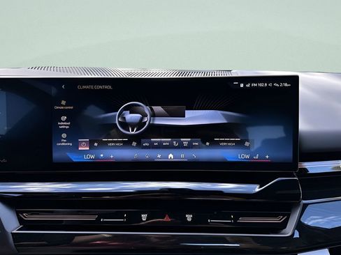 Used 2026 BMW 530i xDrive w/ M Sport Package image 44