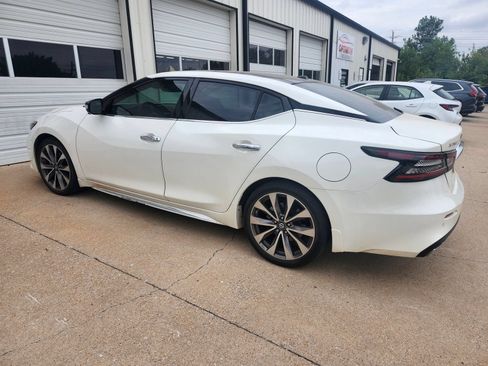 Used 2019 Nissan Maxima Platinum w/ Sport Mat Group FWD image 12