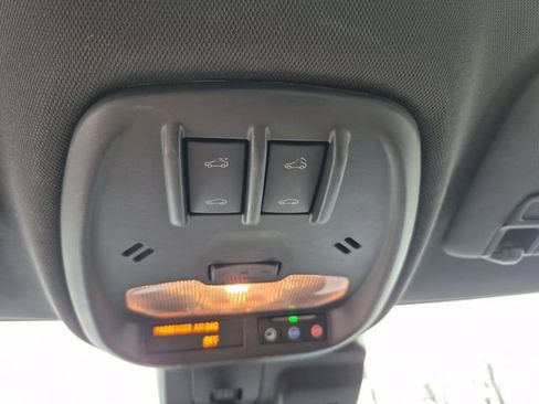 Used 2024 Chevrolet Trax RS w/ Sunroof Package FWD image 26