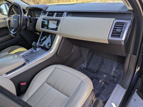 Used 2020 Land Rover Range Rover Sport HSE image 29