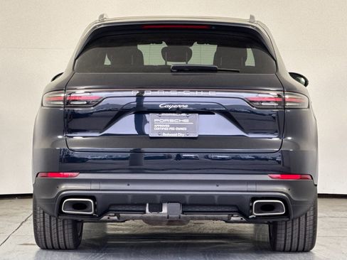Certified 2023 Porsche Cayenne AWD/4WD image 7
