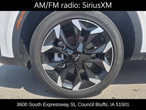 Used 2025 Kia Sorento EX w/ Panoramic Sunroof Package AWD/4WD image 12