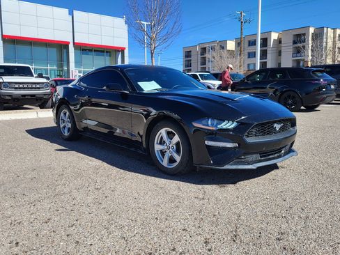 Used 2022 Ford Mustang Coupe image 7